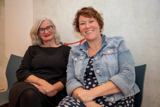 Esther Verschueren en Mayke Tierie, maatschappelijk werkers in Amphia.