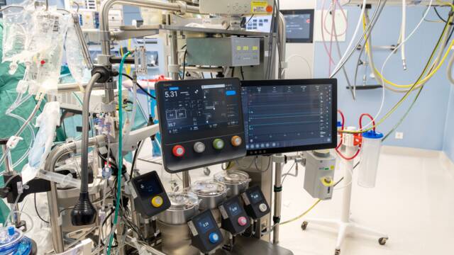 Amphia neemt nieuwe hart-longmachines in gebruik