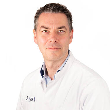 dr. N.J. Reus