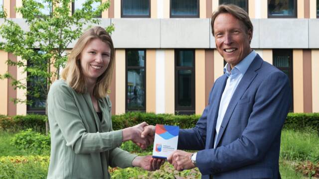 Amphia ontvangt plaquettes voor topklinische expertisecentra van STZ