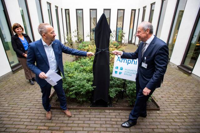 Onthulling beeld 'Together'